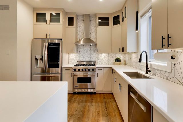3407 N Bell Avenue B, Chicago, IL 60618
