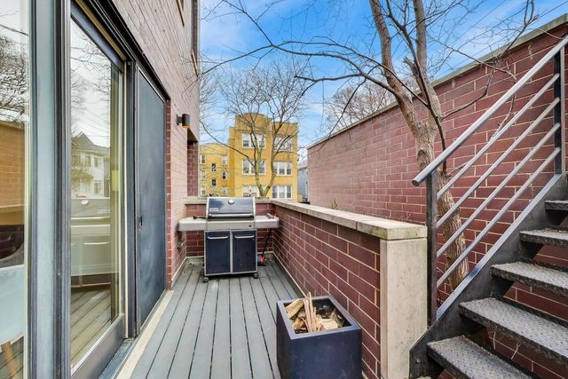 3407 N Bell Avenue B, Chicago, IL 60618