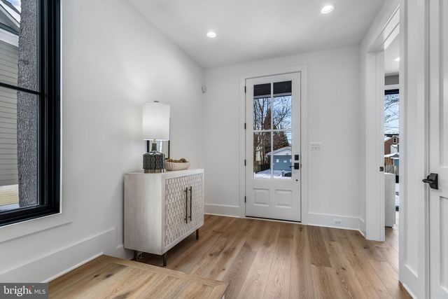 5206 12TH ST N, Arlington, VA 22205