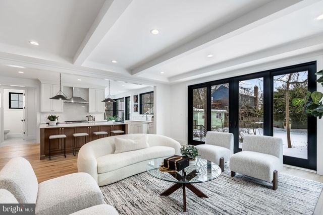 5206 12TH ST N, Arlington, VA 22205