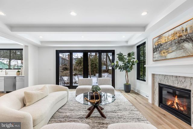 5206 12TH ST N, Arlington, VA 22205