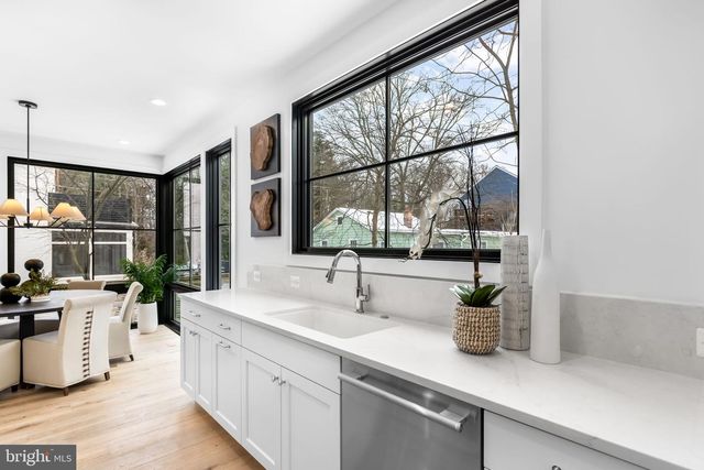 5206 12TH ST N, Arlington, VA 22205