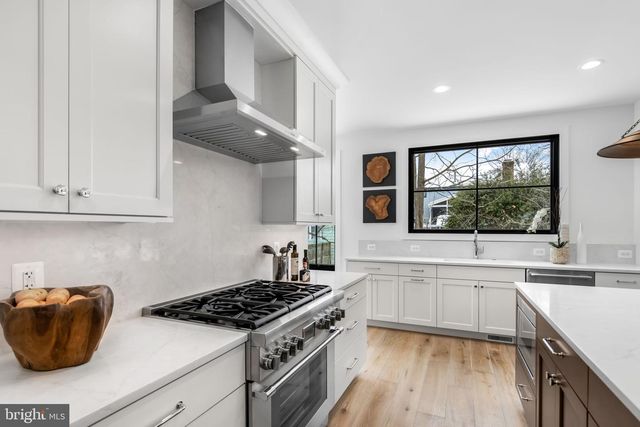 5206 12TH ST N, Arlington, VA 22205