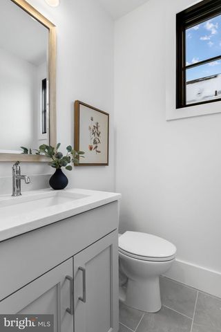 5206 12TH ST N, Arlington, VA 22205