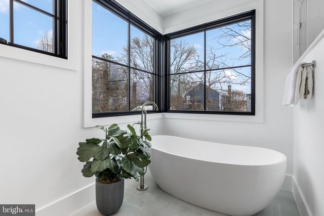 5206 12TH ST N, Arlington, VA 22205