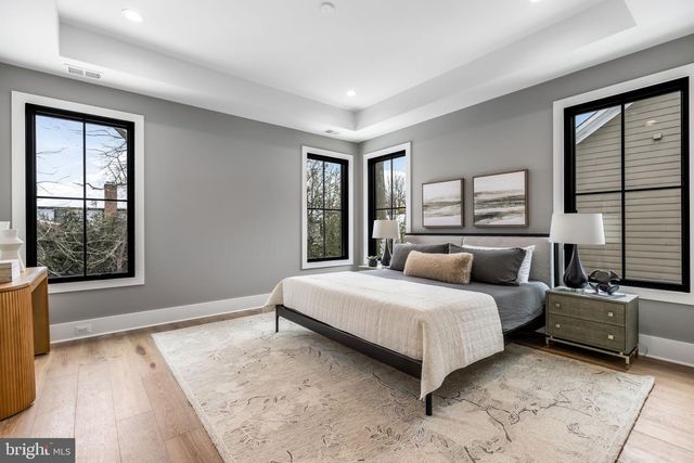 5206 12TH ST N, Arlington, VA 22205