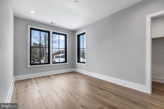 5206 12TH ST N, Arlington, VA 22205