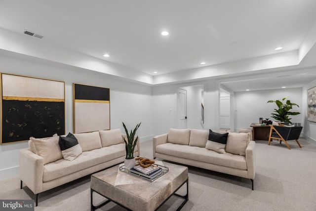 5206 12TH ST N, Arlington, VA 22205