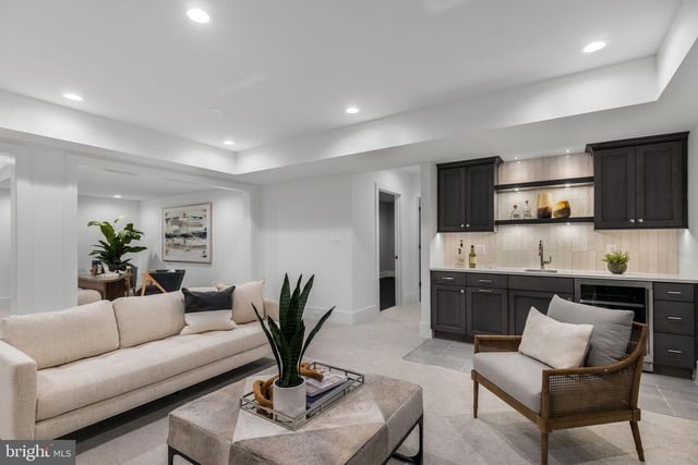 5206 12TH ST N, Arlington, VA 22205