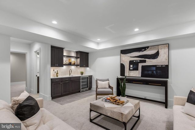 5206 12TH ST N, Arlington, VA 22205