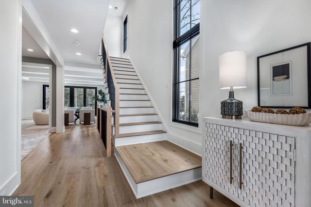 5206 12TH ST N, Arlington, VA 22205