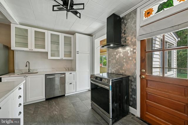 5811 EDMONDSON AVE, Catonsville, MD 21228