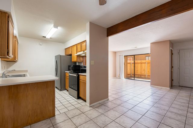 2900 Vista Del Rey NE UNIT 25B, Albuquerque, NM 87112