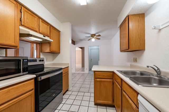 2900 Vista Del Rey NE UNIT 25B, Albuquerque, NM 87112