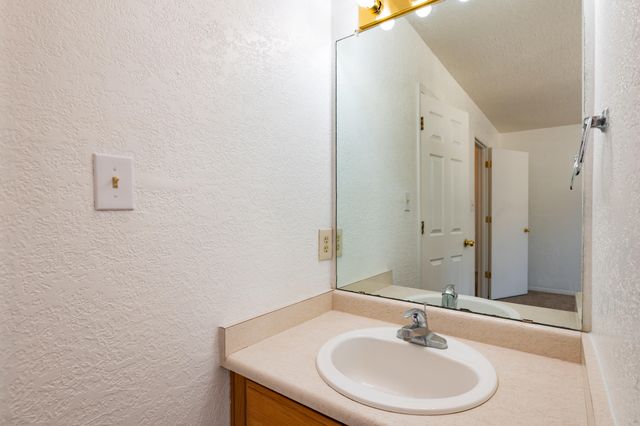 2900 Vista Del Rey NE UNIT 25B, Albuquerque, NM 87112