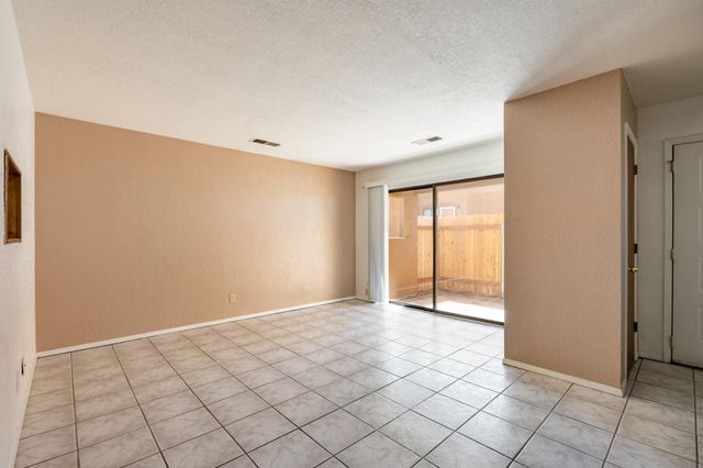 2900 Vista Del Rey NE UNIT 25B, Albuquerque, NM 87112