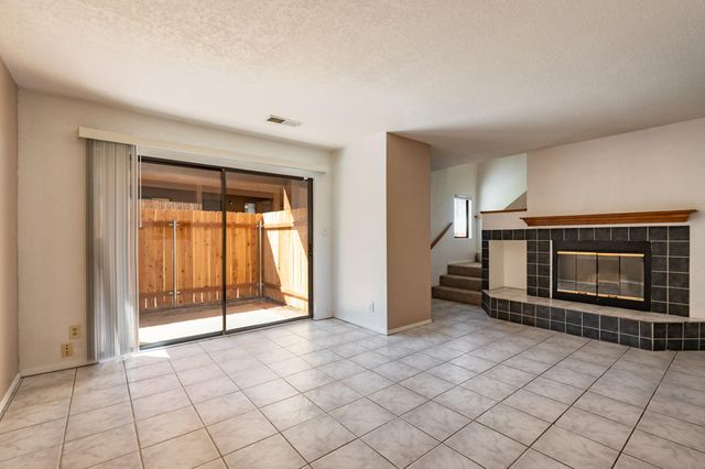 2900 Vista Del Rey NE UNIT 25B, Albuquerque, NM 87112