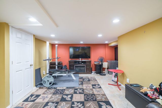 3 Columbia Street, Westbury, NY 11590