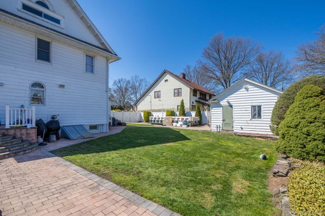 3 Columbia Street, Westbury, NY 11590