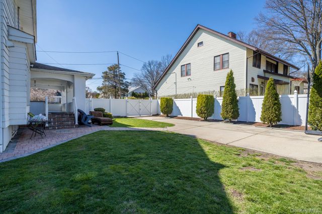 3 Columbia Street, Westbury, NY 11590