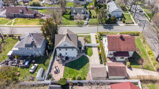 3 Columbia Street, Westbury, NY 11590