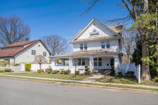 3 Columbia Street, Westbury, NY 11590