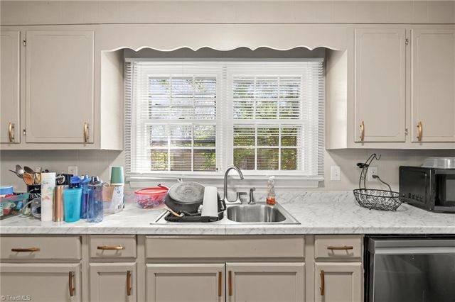 1615 Rankin Road, Greensboro, NC 27405