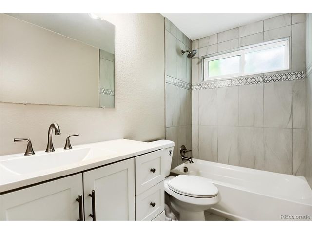2152 S Eldridge St, Lakewood, CO 80228