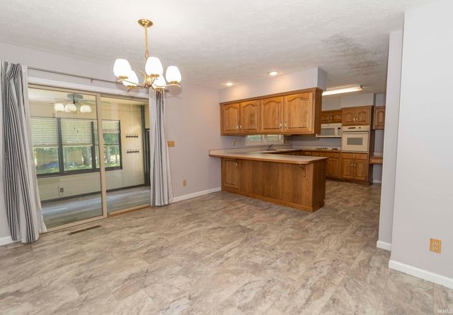 52288 Laurel Road, South Bend, IN 46637