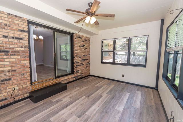 52288 Laurel Road, South Bend, IN 46637