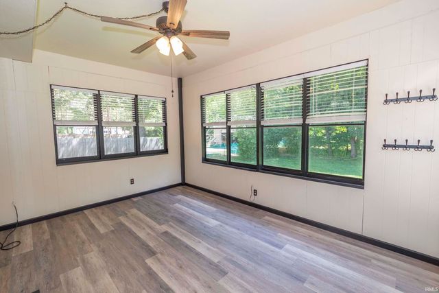 52288 Laurel Road, South Bend, IN 46637