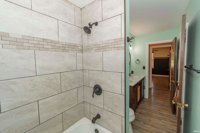 52288 Laurel Road, South Bend, IN 46637