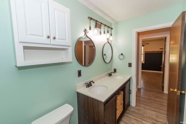 52288 Laurel Road, South Bend, IN 46637