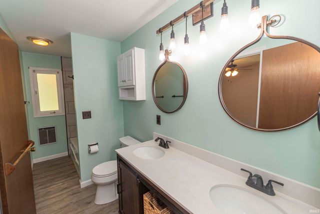 52288 Laurel Road, South Bend, IN 46637
