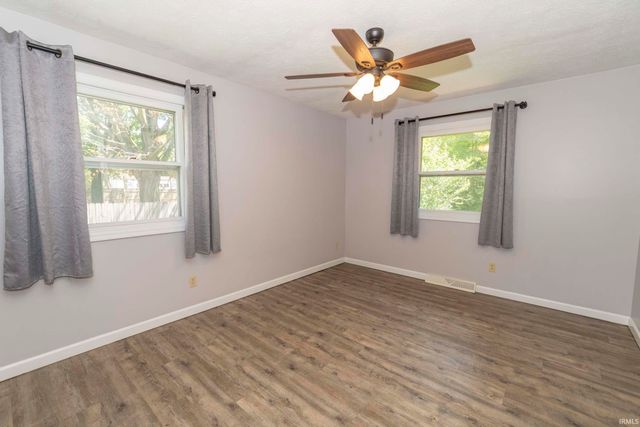 52288 Laurel Road, South Bend, IN 46637
