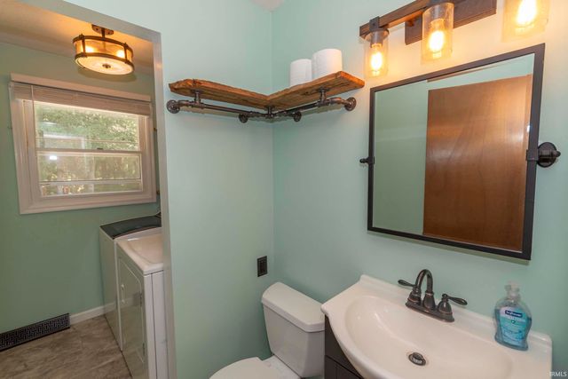 52288 Laurel Road, South Bend, IN 46637
