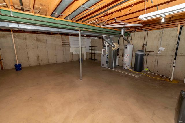52288 Laurel Road, South Bend, IN 46637
