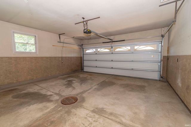 52288 Laurel Road, South Bend, IN 46637