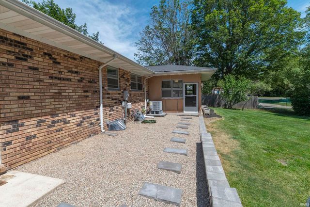 52288 Laurel Road, South Bend, IN 46637