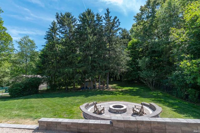 52288 Laurel Road, South Bend, IN 46637