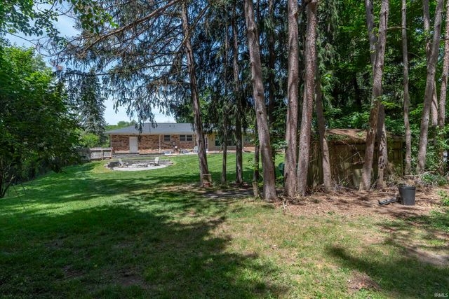 52288 Laurel Road, South Bend, IN 46637