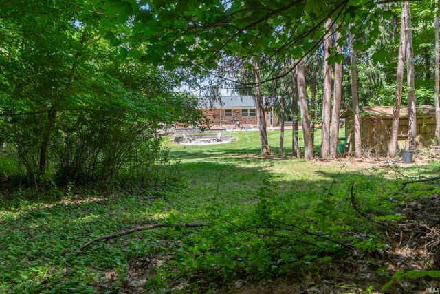 52288 Laurel Road, South Bend, IN 46637