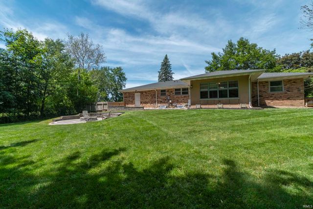52288 Laurel Road, South Bend, IN 46637