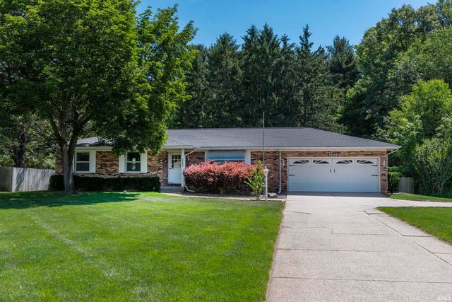 52288 Laurel Road, South Bend, IN 46637
