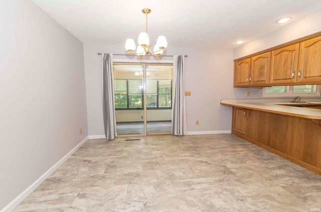 52288 Laurel Road, South Bend, IN 46637
