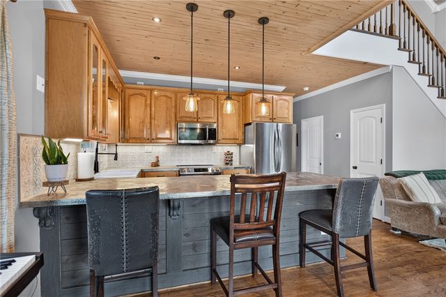 125 Chauga Shoals Drive, Westminster, SC 29693