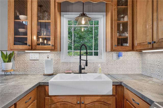 125 Chauga Shoals Drive, Westminster, SC 29693