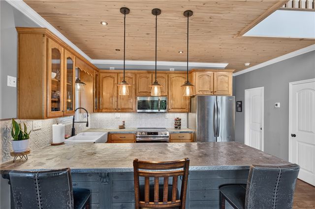 125 Chauga Shoals Drive, Westminster, SC 29693