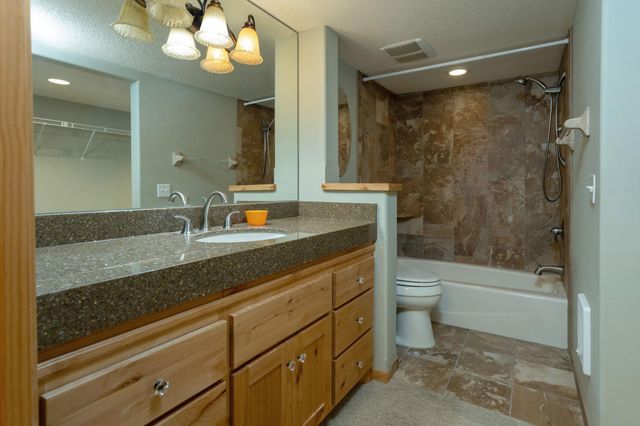 33497 Cobalt Circle NW, Cambridge, MN 55008
