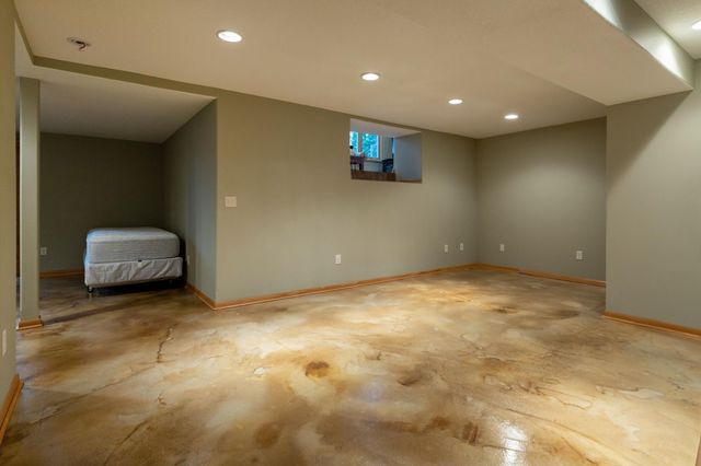 33497 Cobalt Circle NW, Cambridge, MN 55008